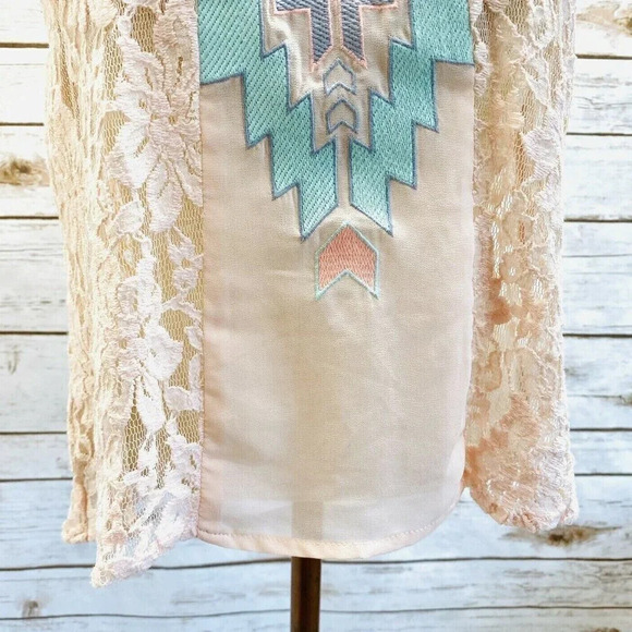 LUSH Women Sleeveless Pullover Scoop Neck Pink Lace See Through Top Size Small - Picture 3 of 13